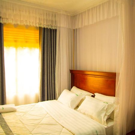 Onyx Motel And Suites Mbarara Bagian luar foto